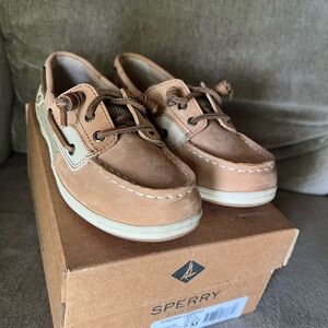 Sperry Kids Moccasins in Tan and White